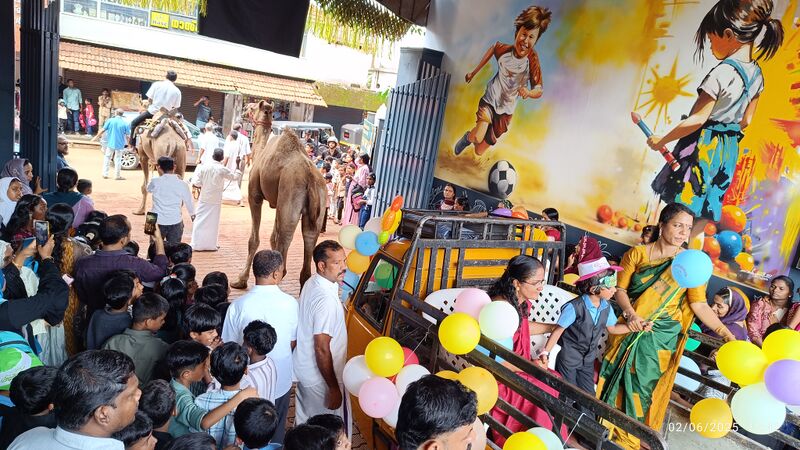 പ്രമാണം:19061 pravesh 2.jpg