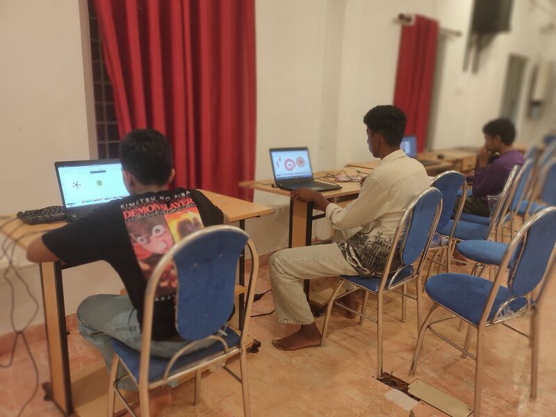 പ്രമാണം:34013 pookalm25a.jpg