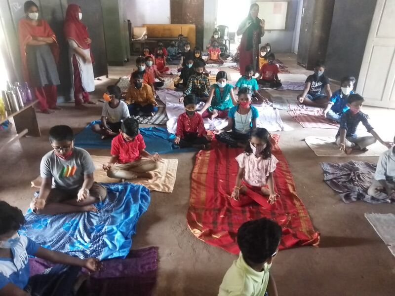 പ്രമാണം:36456- yoga class.jpg