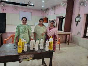 43252 lotion making.jpg