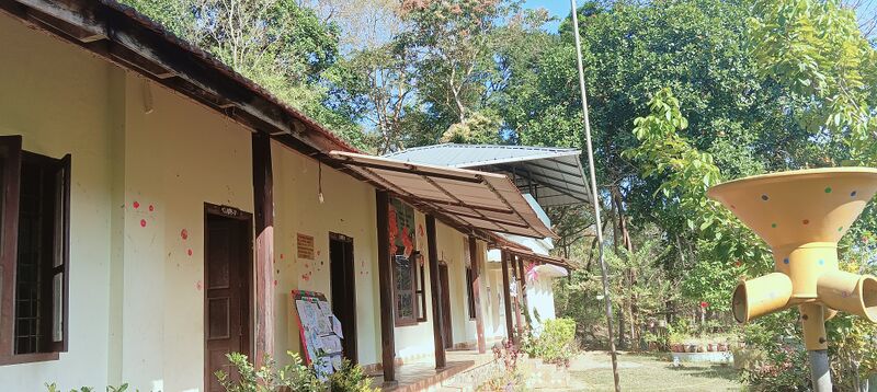 പ്രമാണം:Kizhathiri 31206.jpg