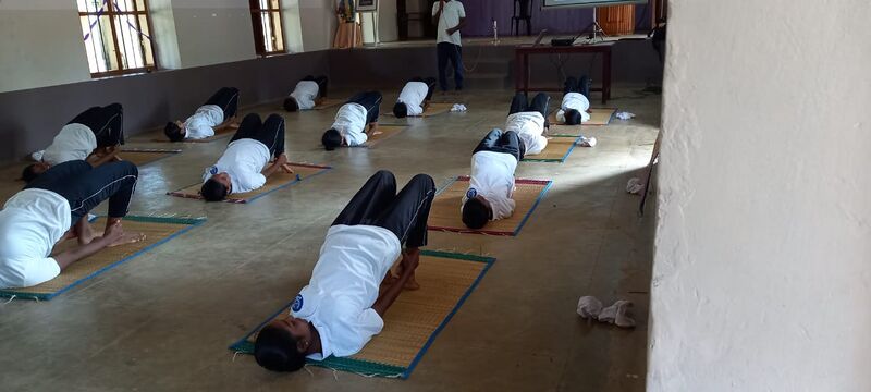 പ്രമാണം:Yd2 43065.jpeg