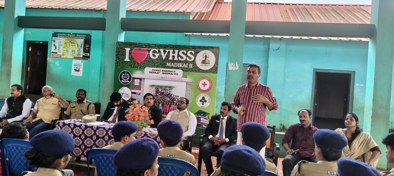 പ്രമാണം:12027 speed breaker jci1.jpg