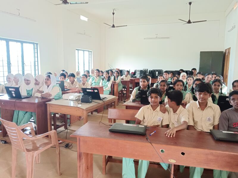 പ്രമാണം:14022 LK Exam Orientation.jpg