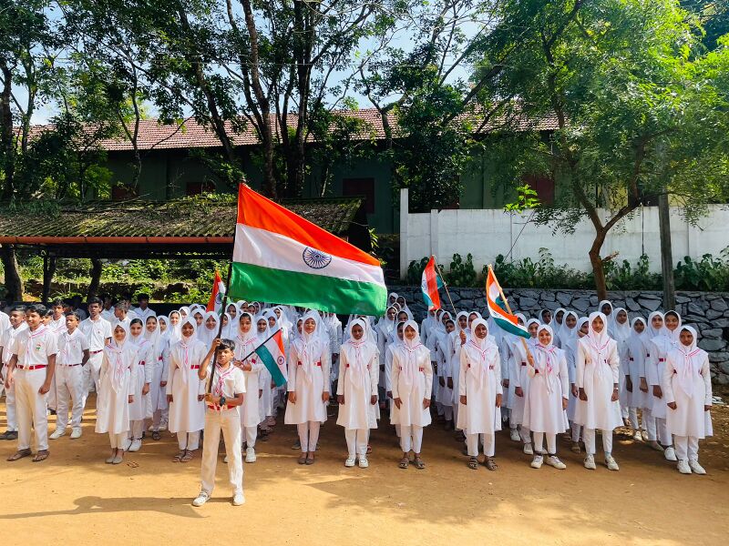 പ്രമാണം:18068-jrc-independanceday.jpg