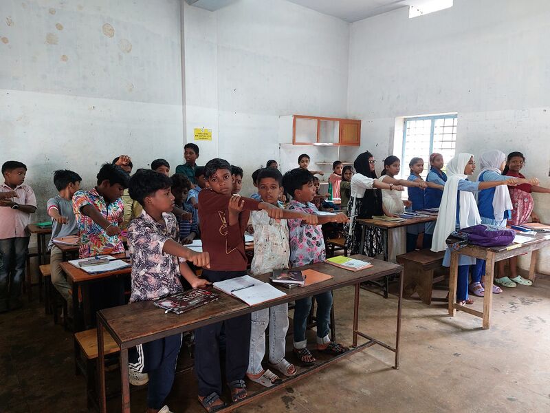 പ്രമാണം:20062 lahari1.jpg