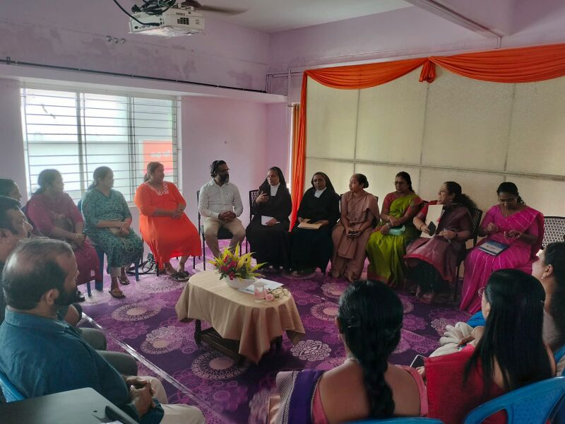 പ്രമാണം:26084 2025-26pta excutive meeting.jpg