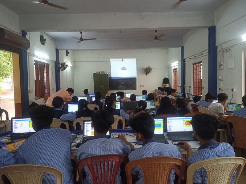 പ്രമാണം:36026lkschool camp2.resized.jpg