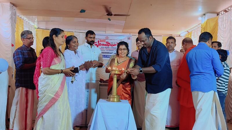 പ്രമാണം:36279praveshanotsavam1.jpg