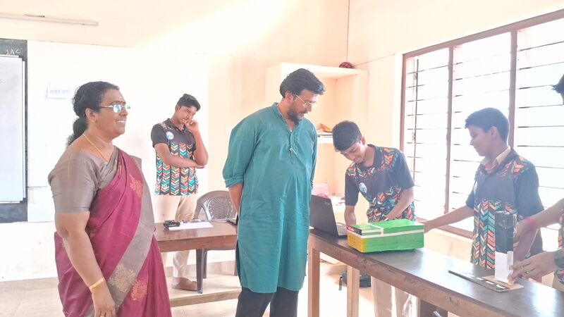 പ്രമാണം:44046 lk23 robofest1.jpg