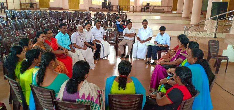പ്രമാണം:45051 PTA Executive Meeting.jpeg