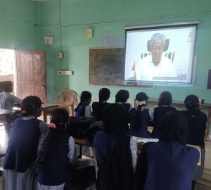 11032 hightech classroom.jpg