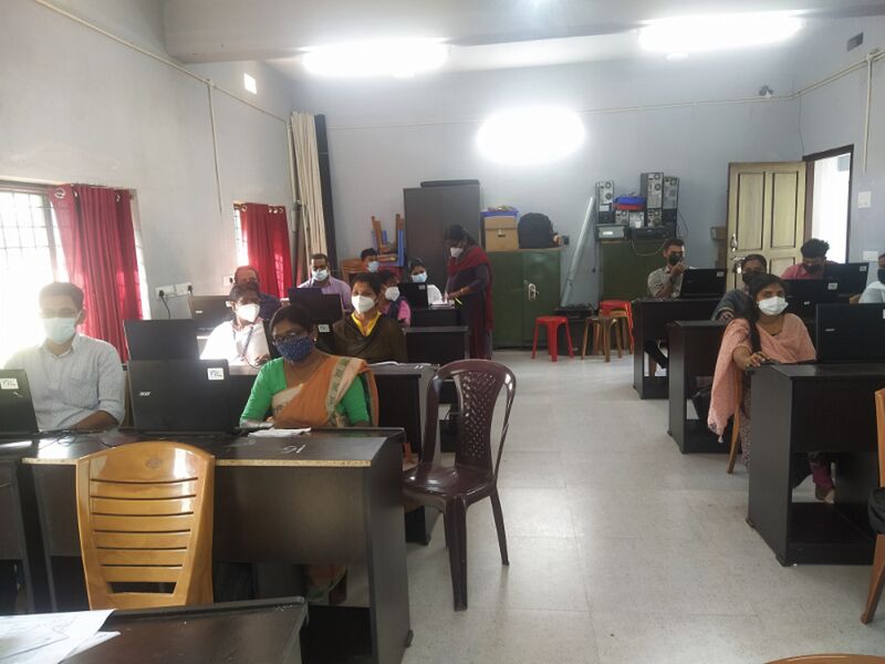 പ്രമാണം:13028 batch1.jpg