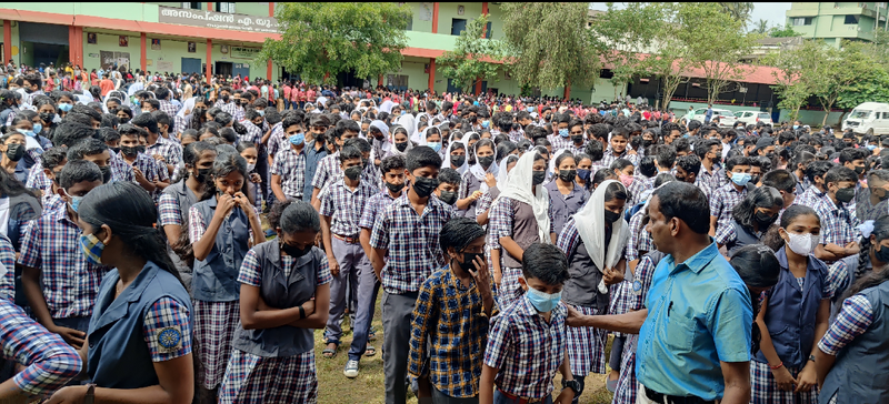 പ്രമാണം:15051 recieving.png