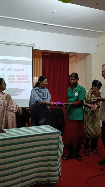 പ്രമാണം:15062 prize giving.jpg