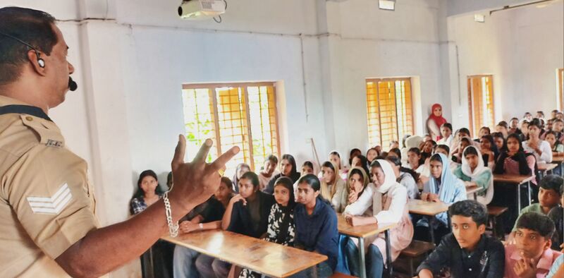 പ്രമാണം:19042 1 Awareness Programme.jpg