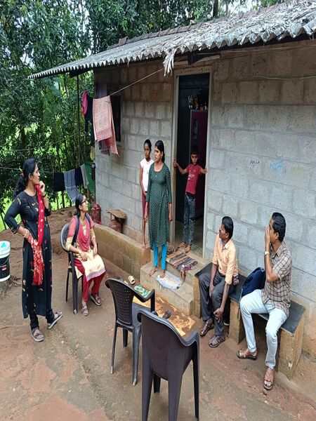 പ്രമാണം:21015 housevisit.jpg