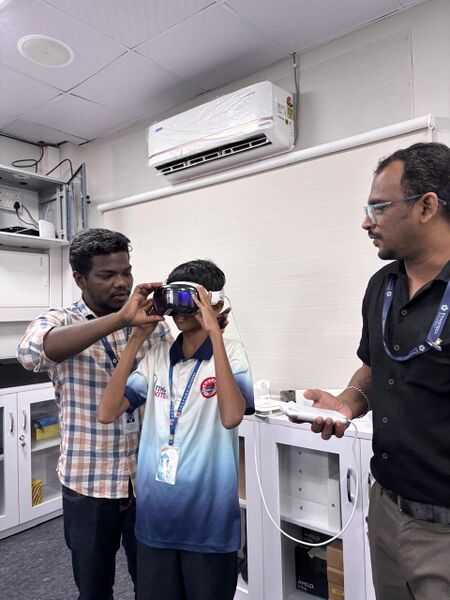 പ്രമാണം:23066-FISAT Visit-AR&VR Lab-REAL EXPERIENCE-LK-2025-3.jpg