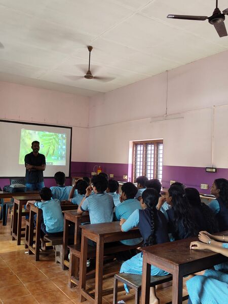 പ്രമാണം:35013 cs.jpg