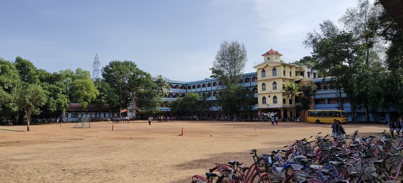 പ്രമാണം:39049 school building.jpg