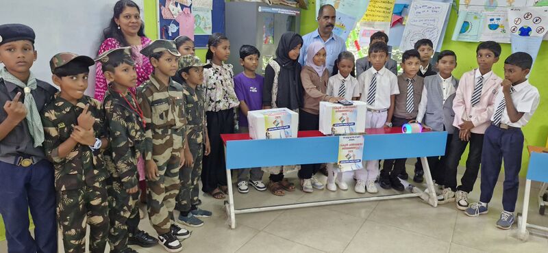 പ്രമാണം:44223 ELECTION OFFICERS.jpg