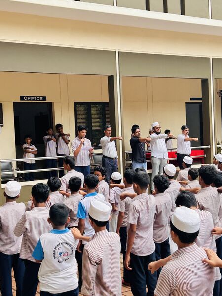 പ്രമാണം:47061 pledge.jpg