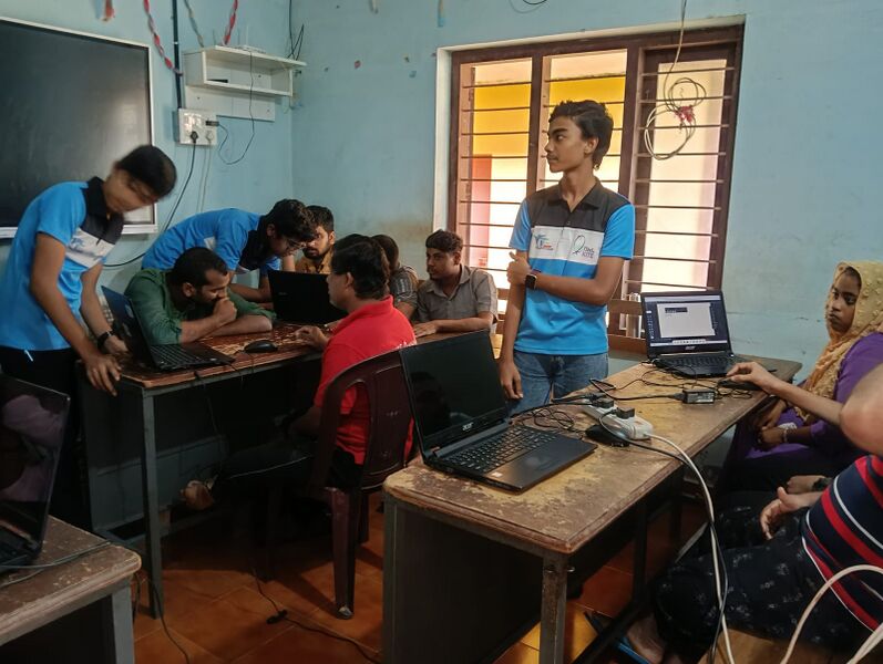 പ്രമാണം:BS21 ALP 36034 BUDS2.jpg