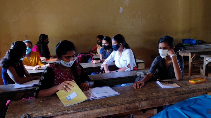 പ്രമാണം:BS21 WYD 15008 2.jpg