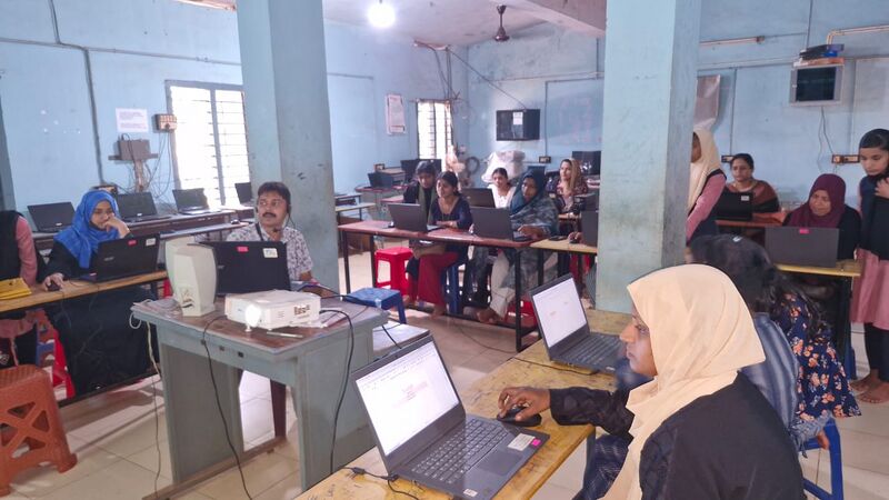 പ്രമാണം:Drcmlp-lk 6.jpg