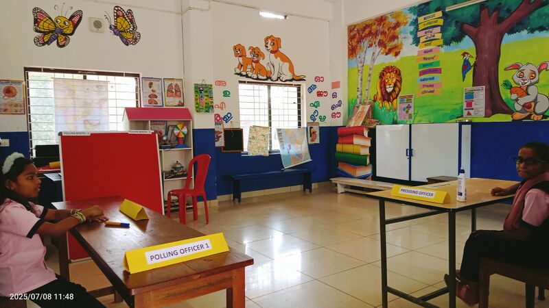 പ്രമാണം:Polling station.jpg