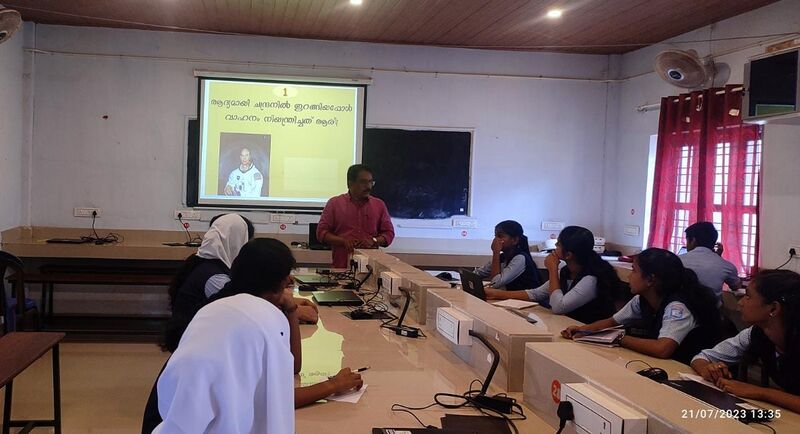 പ്രമാണം:13161 high tech lab.jpg