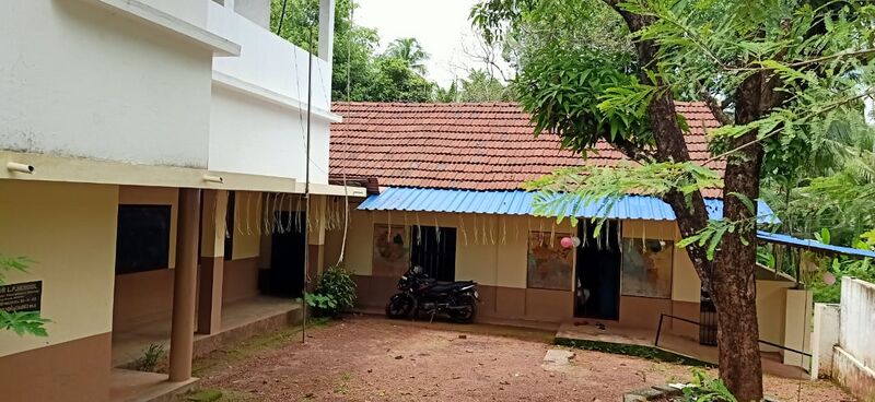 പ്രമാണം:16822 schoolphoto1.jpeg