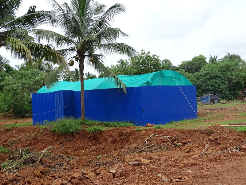 പ്രമാണം:19068 SWIMMING POOL.resized.JPG