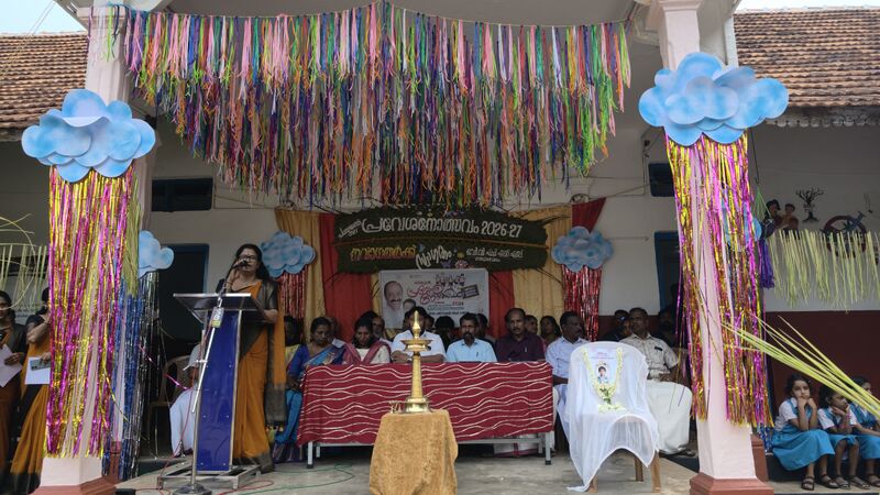 പ്രമാണം:26023 preveshanolsavam 5.jpg