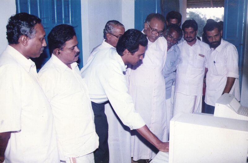 പ്രമാണം:29359 album srdancy7.jpg