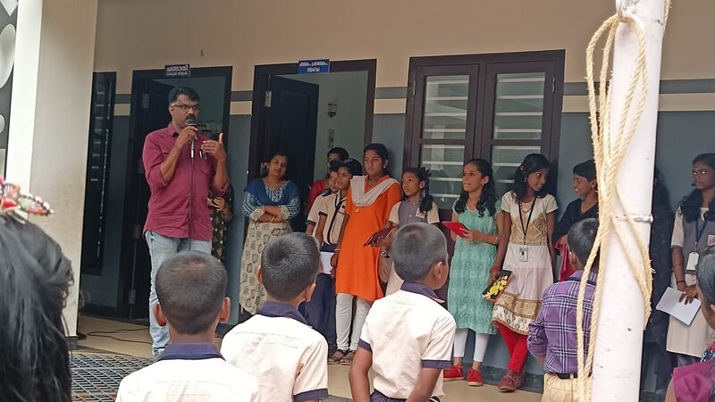 പ്രമാണം:44354 TEACHERS DAY 1.jpg