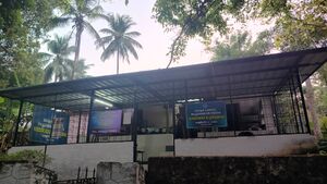 DR.ACHUTHAMENON SMARAKA LIBRARY 20041.jpg