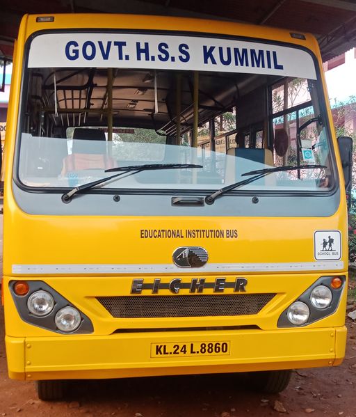 പ്രമാണം:Kummilbus.jpg