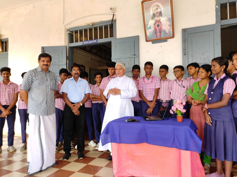 പ്രമാണം:Magz 1.jpg