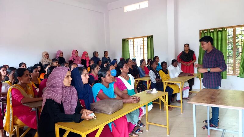 പ്രമാണം:12047-KGD-LKCS-4 - 3 Manoj KV.jpg