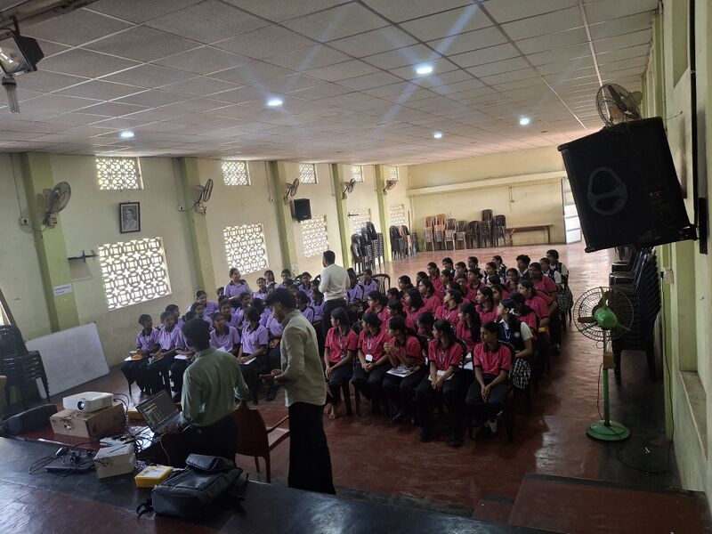 പ്രമാണം:17014-Children'sKLF26.jpeg