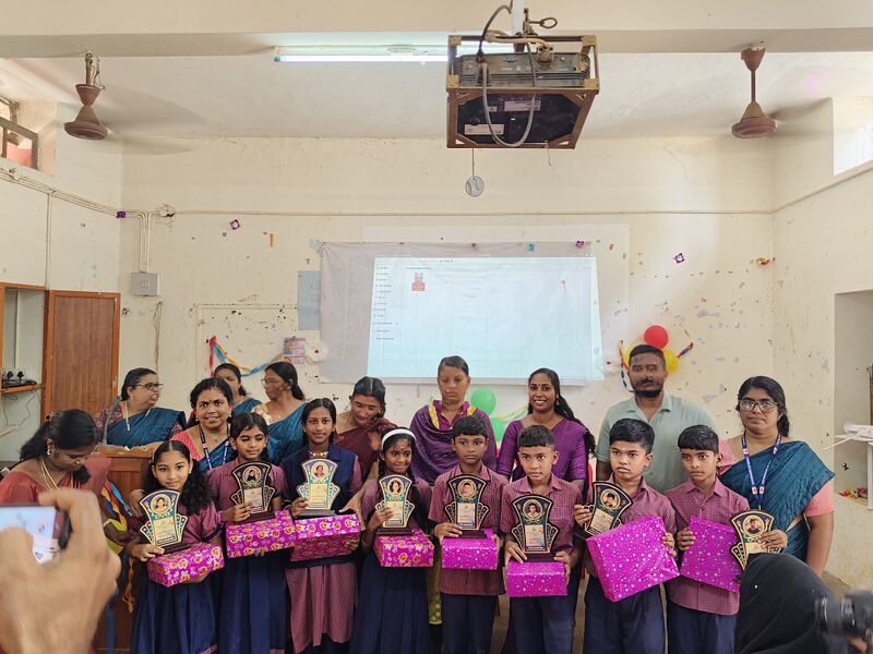 പ്രമാണം:21068 praveshanolsavam 2.resized.jpg