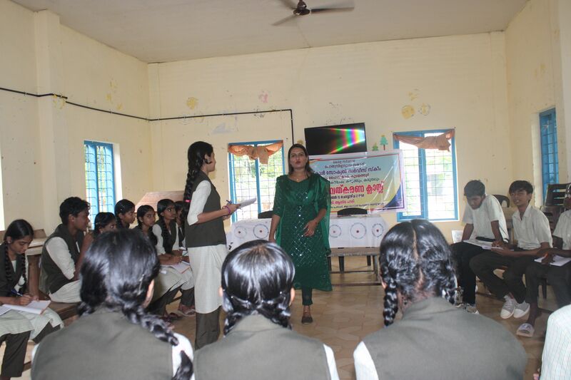 പ്രമാണം:29010ghsskdyr sss class.JPG