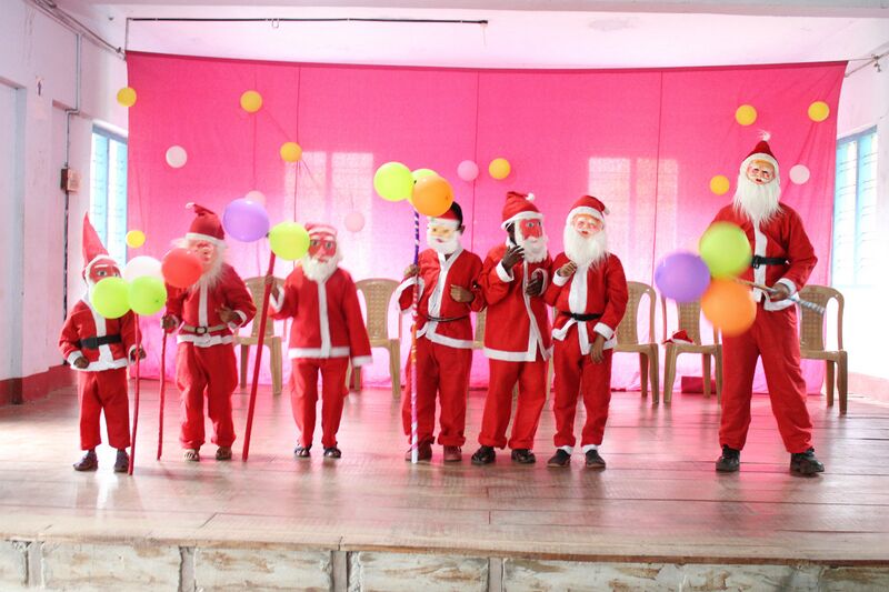 പ്രമാണം:29033-Christmas Celebration.jpeg