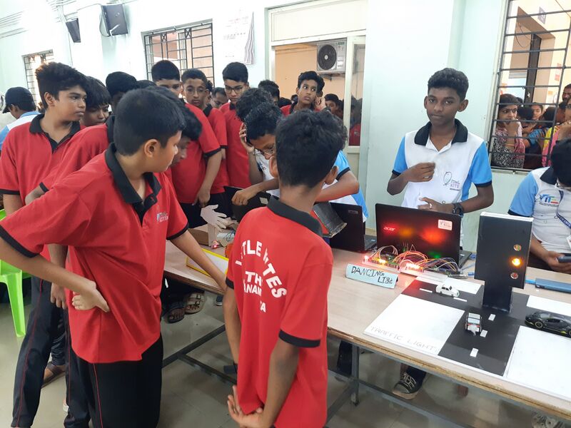 പ്രമാണം:38055 exhibition visit.jpg