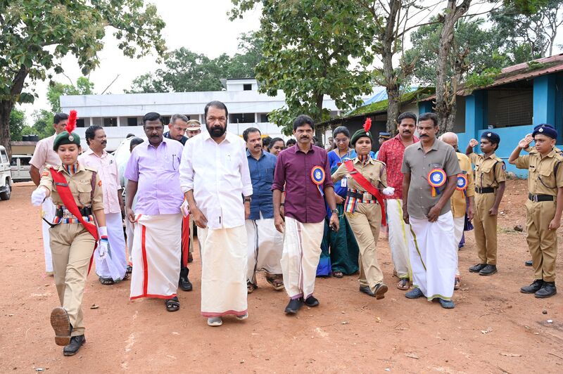 പ്രമാണം:42005 Schoolinaguration1.jpg