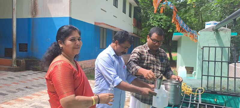 പ്രമാണം:44055 water test.jpg