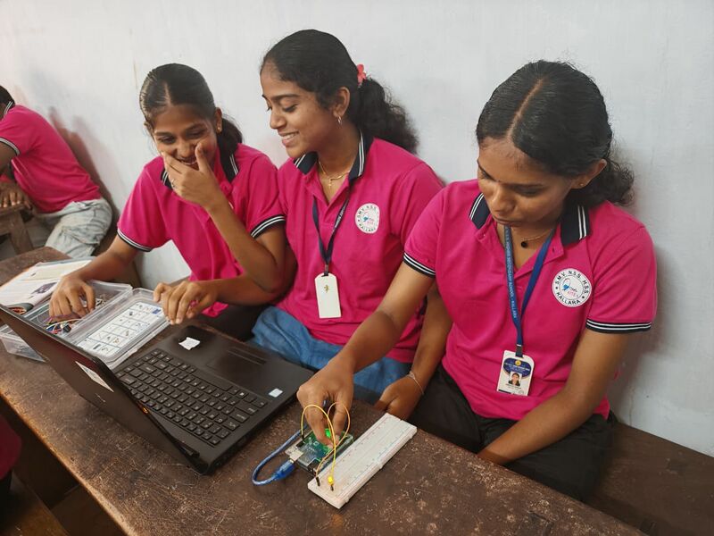 പ്രമാണം:45027 robotic expo4.jpg