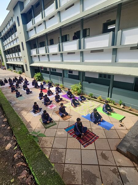 പ്രമാണം:47068 yoga.jpeg