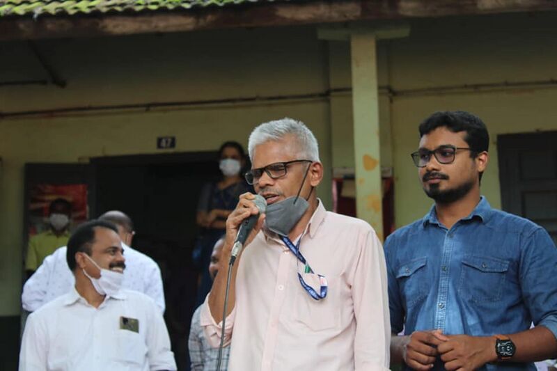 പ്രമാണം:20002 pravesanolsavam2022 1.jpg